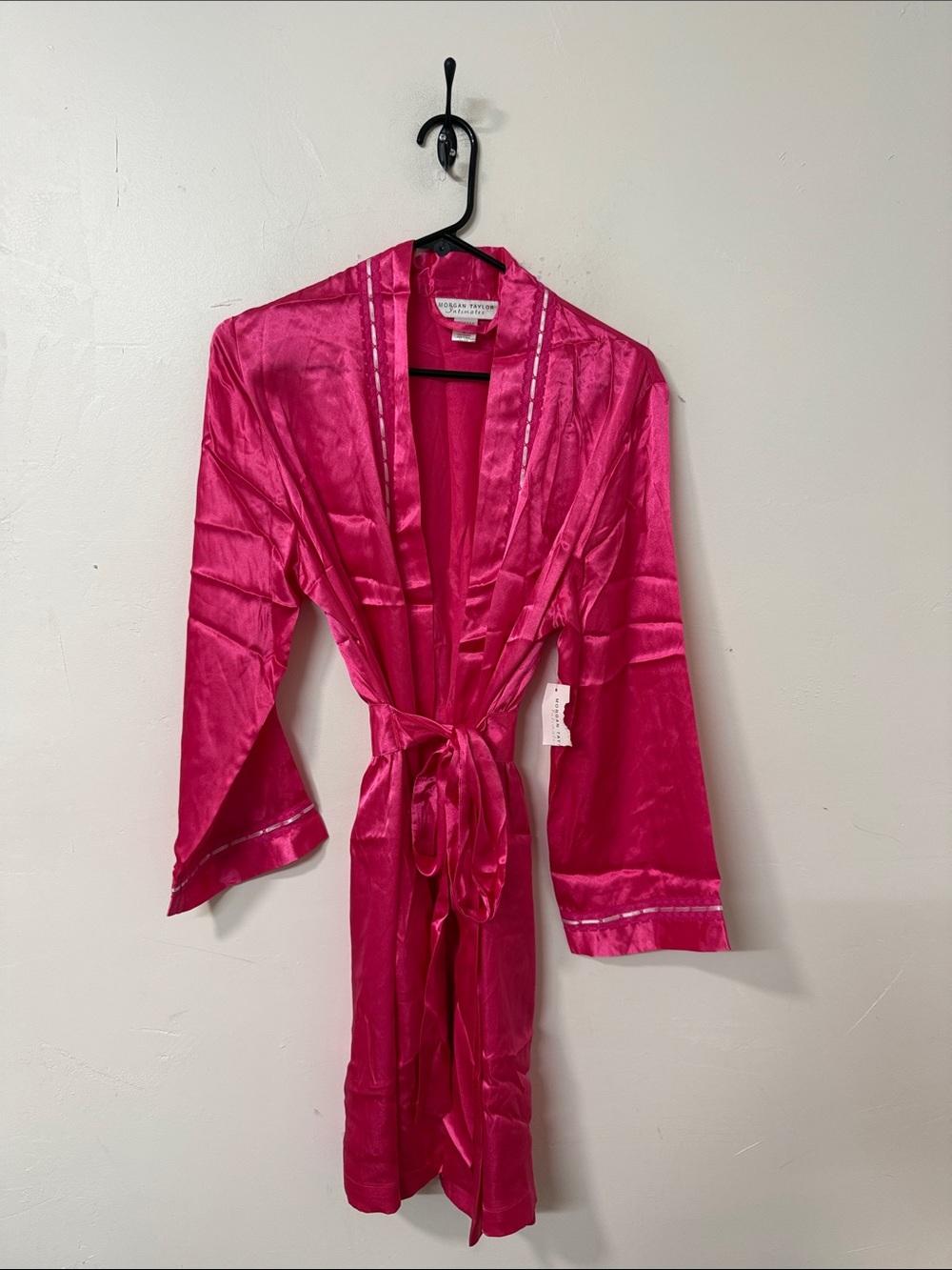 Morgan Taylor Fuchsia Satin Kimono Robe with Waist Tie vintage y2k